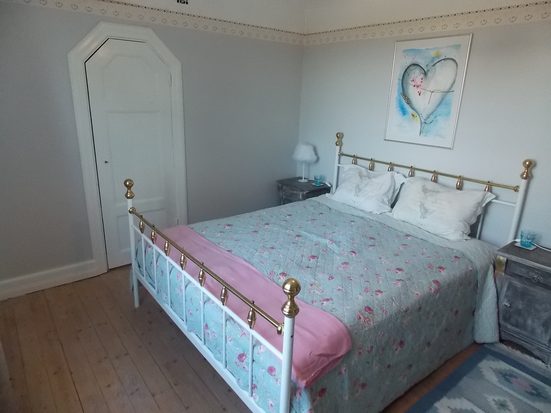 r23, Family room with bathroom, 2 X singles can fit